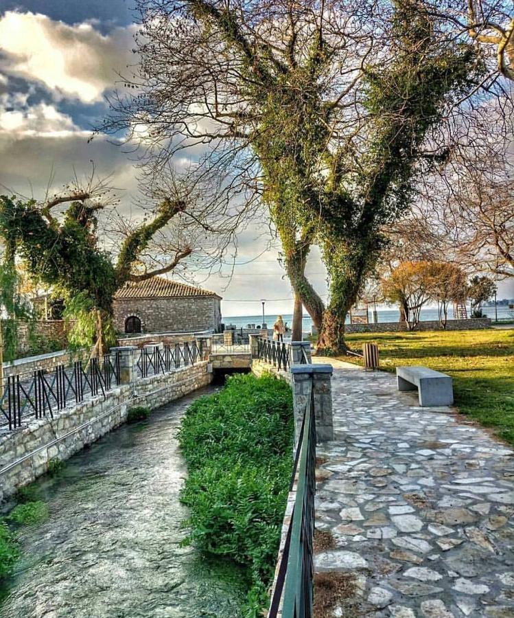 Nafpaktos Beach Luxury Suites Eksteriør billede